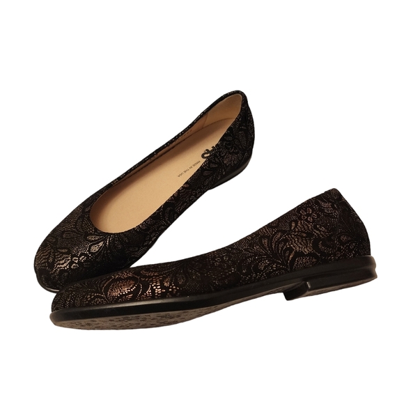 SAS Scenic Flats Black Suede Metallic Lace Print 6.5 Slim - Picture 2 of 11